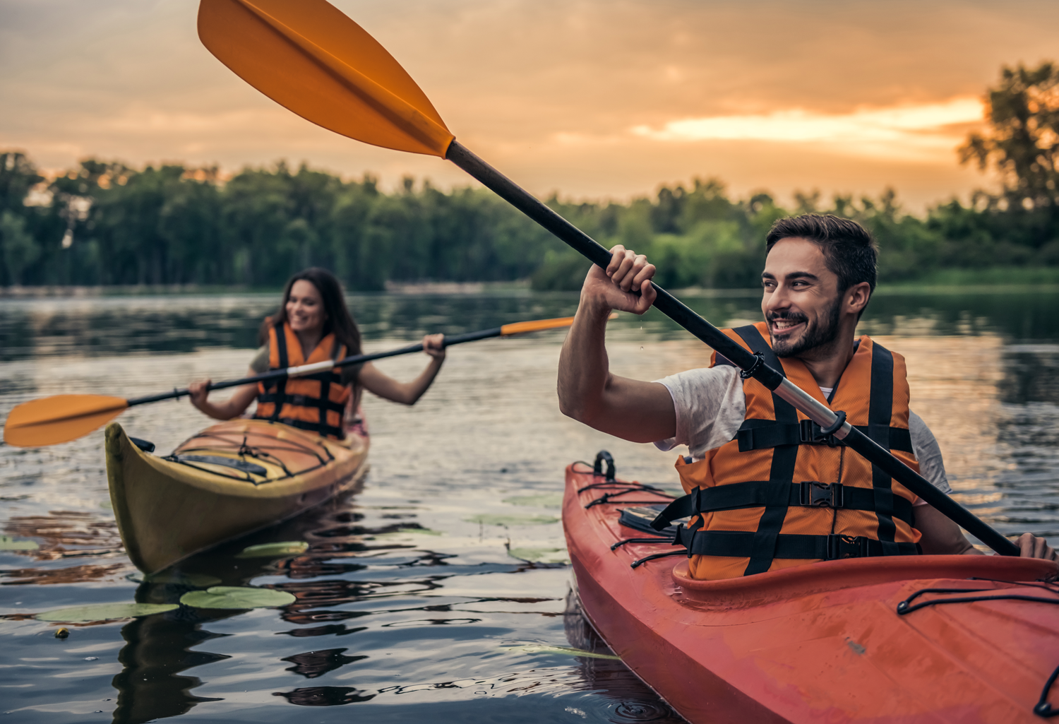 couple-travelling-by-kayak-2021-08-29-16-29-24-utc